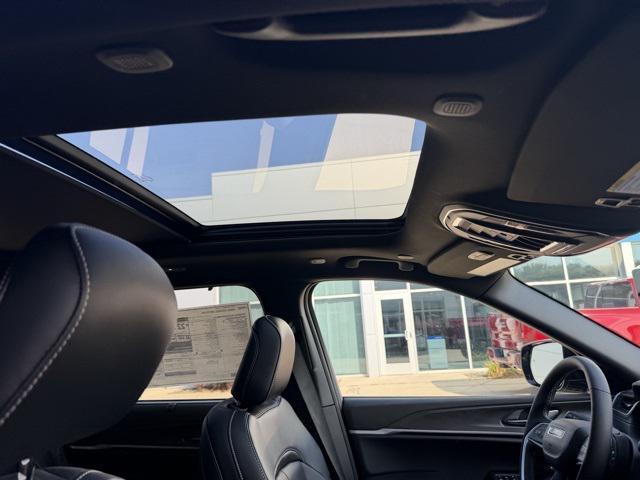 new 2025 Jeep Grand Cherokee car, priced at $54,405