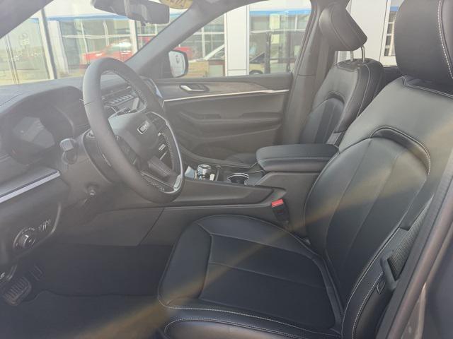 new 2025 Jeep Grand Cherokee car, priced at $54,405