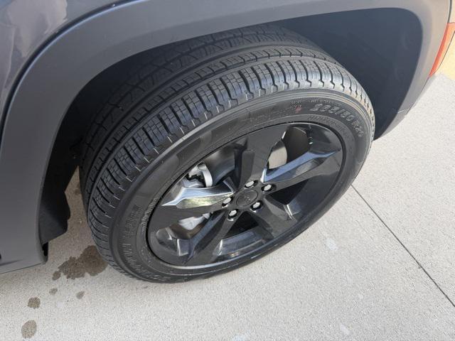 new 2025 Jeep Grand Cherokee car, priced at $54,405