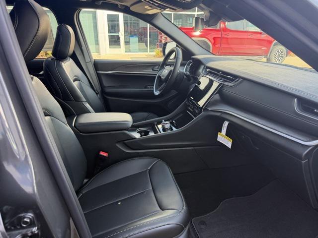 new 2025 Jeep Grand Cherokee car, priced at $54,405