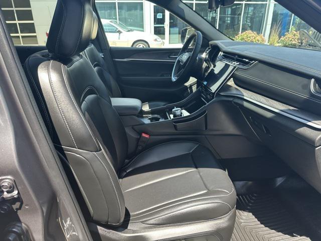 used 2025 Jeep Grand Cherokee L car