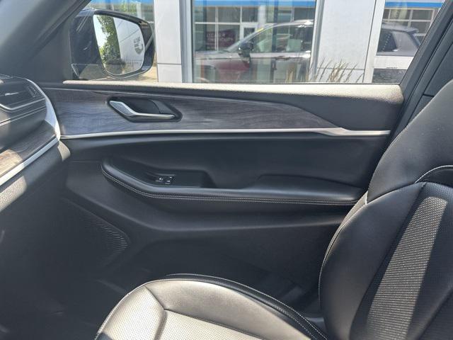 used 2025 Jeep Grand Cherokee L car
