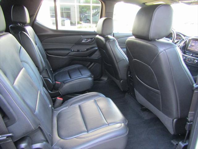 used 2022 Chevrolet Traverse car, priced at $32,977