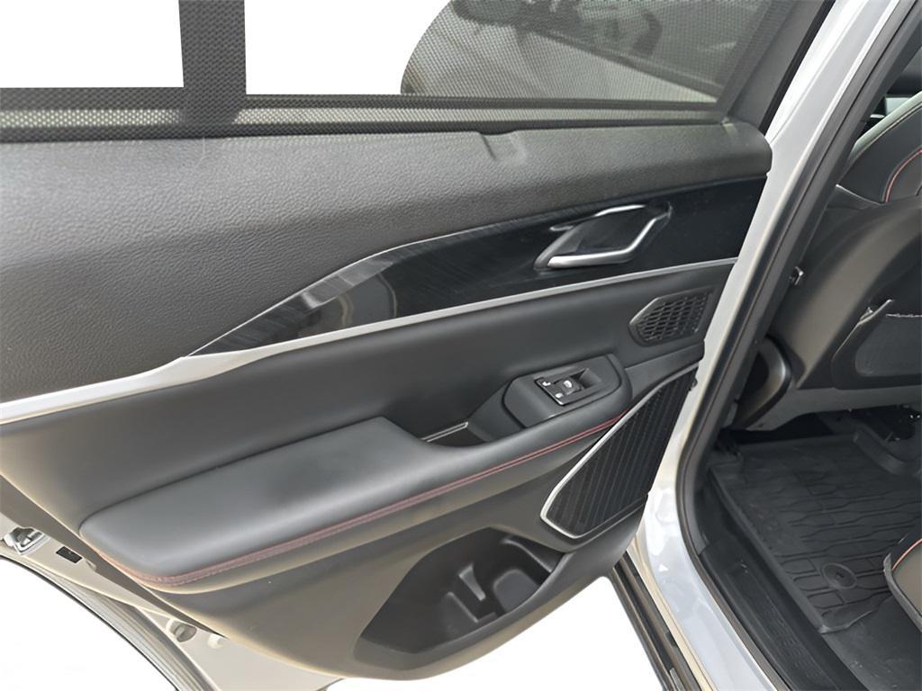 used 2022 Jeep Grand Cherokee car, priced at $31,877