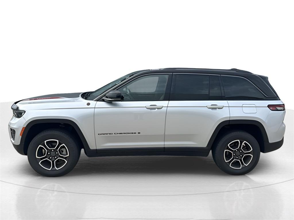 used 2022 Jeep Grand Cherokee car, priced at $31,877