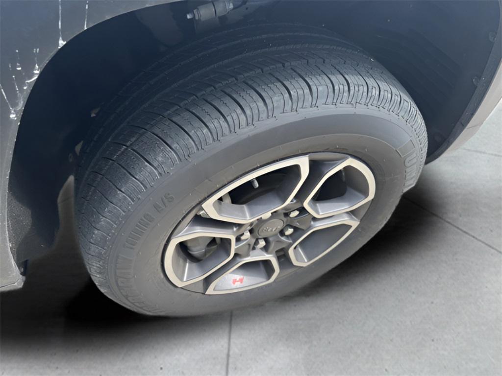 used 2022 Jeep Grand Cherokee car, priced at $31,877