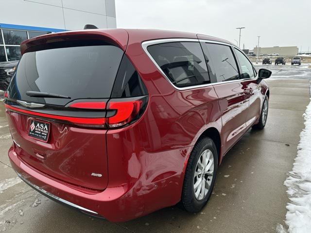 new 2025 Chrysler Pacifica car, priced at $45,915