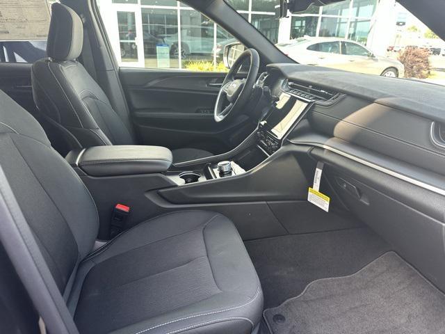 new 2025 Jeep Grand Cherokee car, priced at $42,915