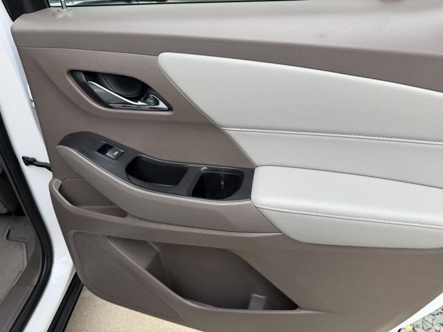 used 2021 Chevrolet Traverse car, priced at $23,924