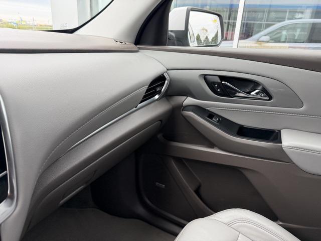 used 2021 Chevrolet Traverse car, priced at $23,924