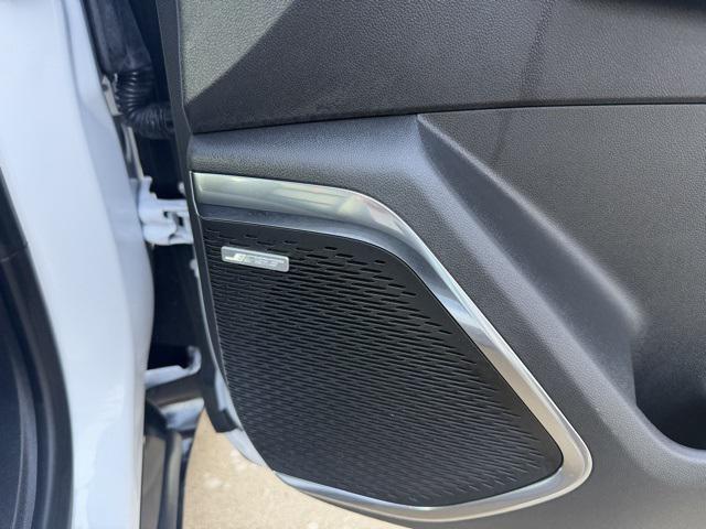 used 2025 Chevrolet Traverse car, priced at $53,974