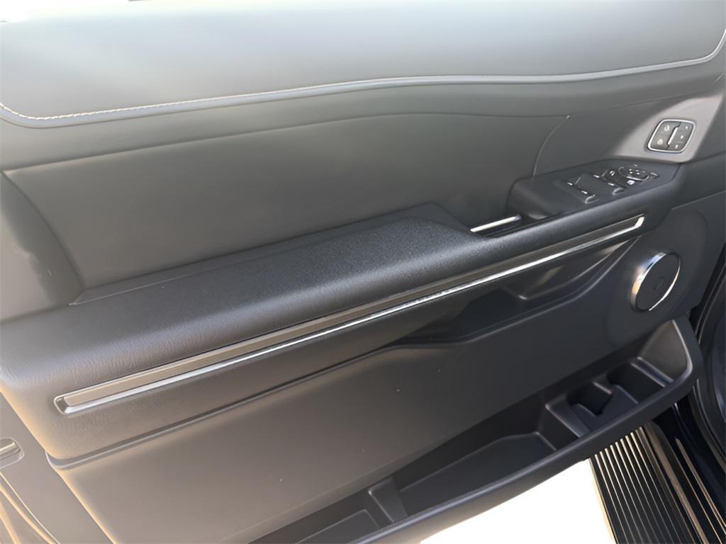 used 2022 Ford Expedition car, priced at $45,525