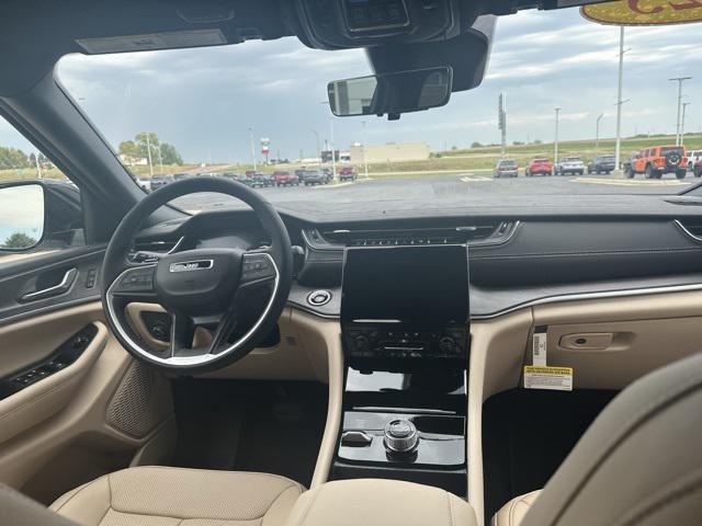 new 2025 Jeep Grand Cherokee car, priced at $53,710