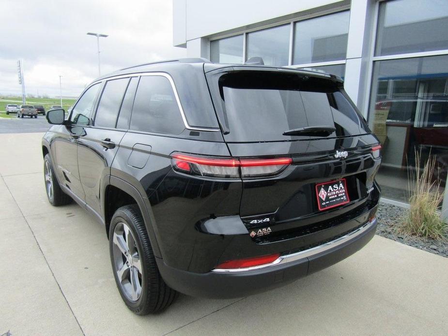 new 2024 Jeep Grand Cherokee car, priced at $59,355