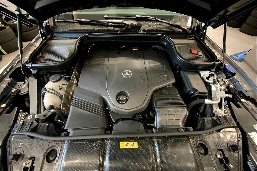 new 2025 Mercedes-Benz GLS 450 car, priced at $94,185