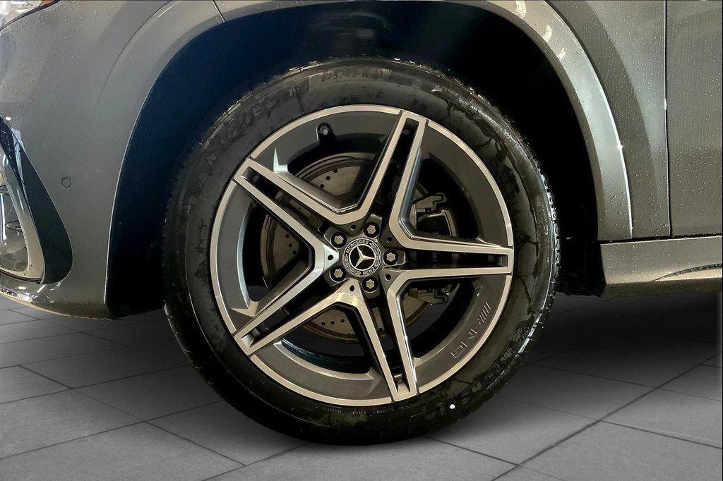 new 2025 Mercedes-Benz GLS 450 car, priced at $94,185