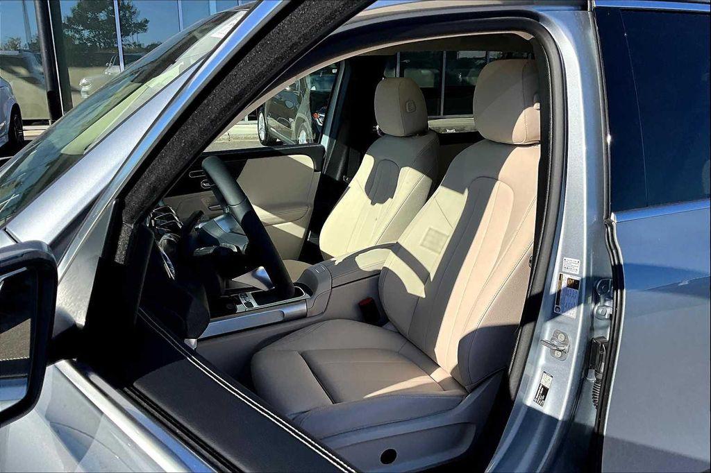 new 2026 Mercedes-Benz GLB 250 car, priced at $54,825