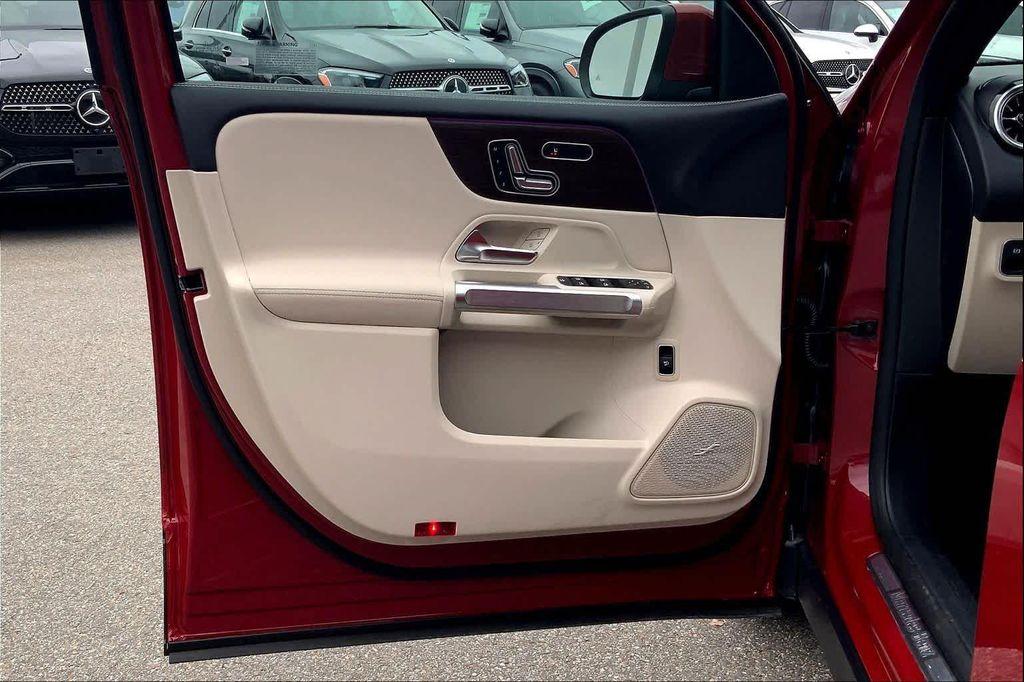 new 2026 Mercedes-Benz GLB 250 car, priced at $53,565