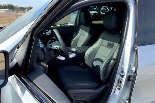 new 2025 Mercedes-Benz GLE 450 car, priced at $88,740