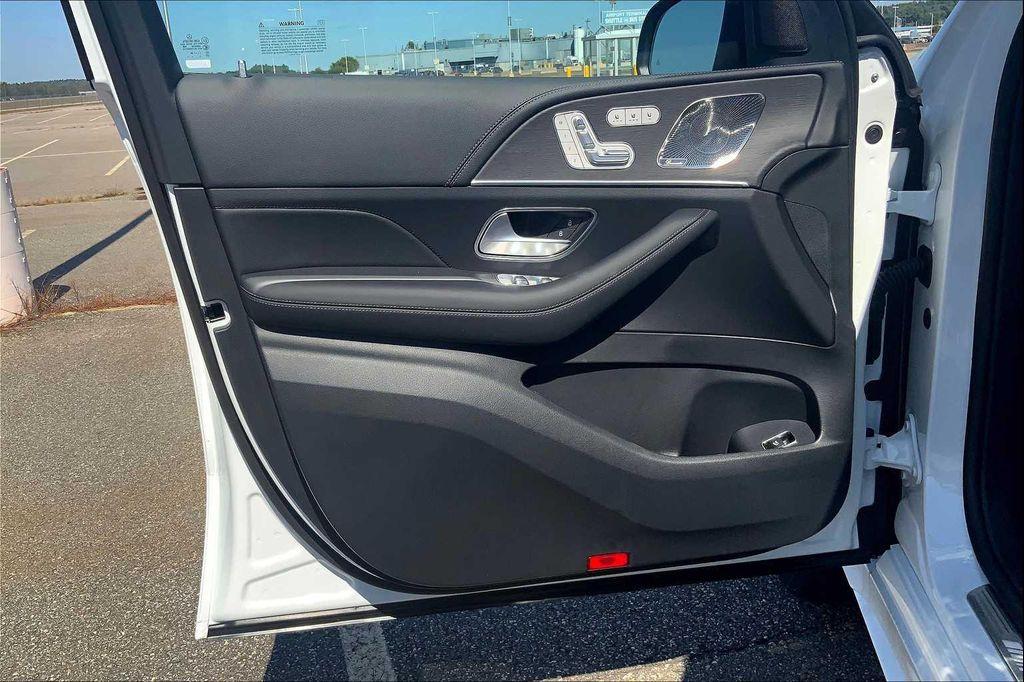 new 2025 Mercedes-Benz AMG GLE 53 car, priced at $103,375