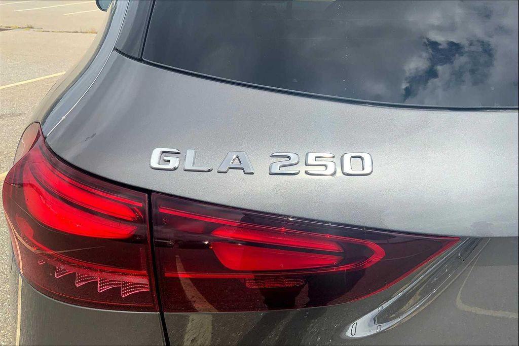 new 2026 Mercedes-Benz GLA 250 car, priced at $51,385