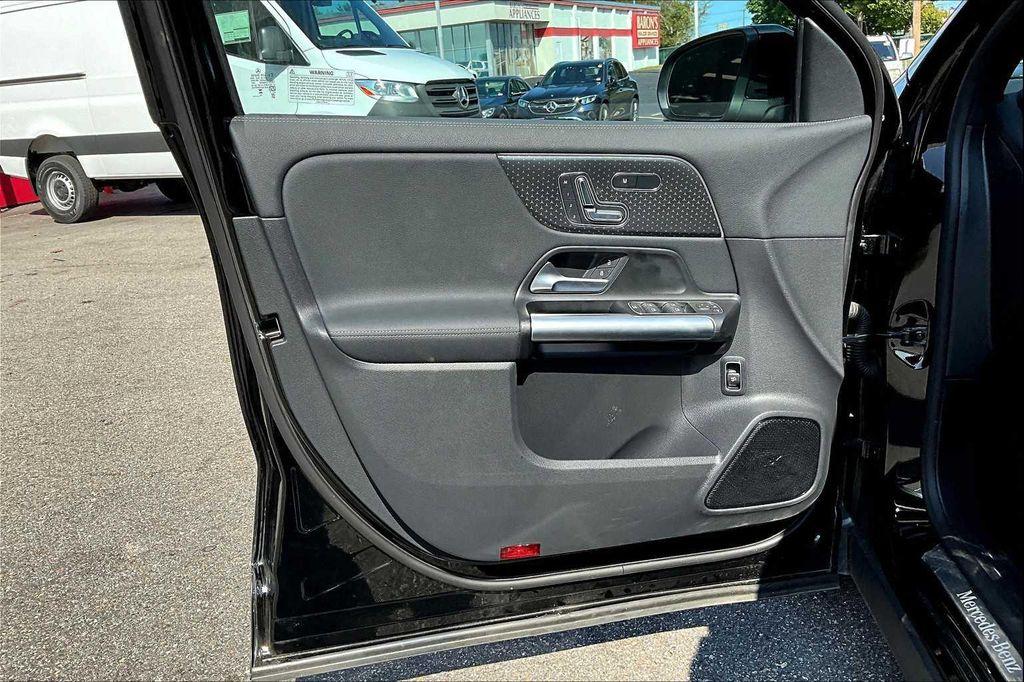 used 2025 Mercedes-Benz GLA 250 car, priced at $40,998