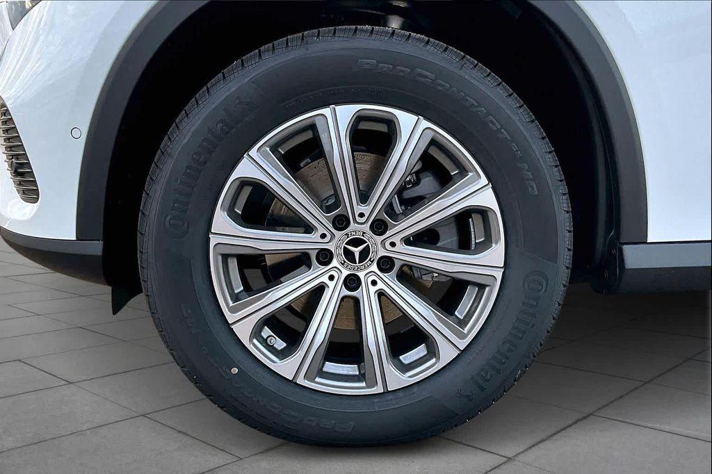 new 2026 Mercedes-Benz GLC 300 car, priced at $55,270