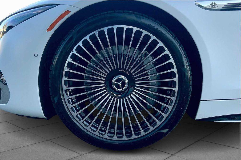 new 2026 Mercedes-Benz Maybach SL 680 Monogram Series car, priced at $232,650