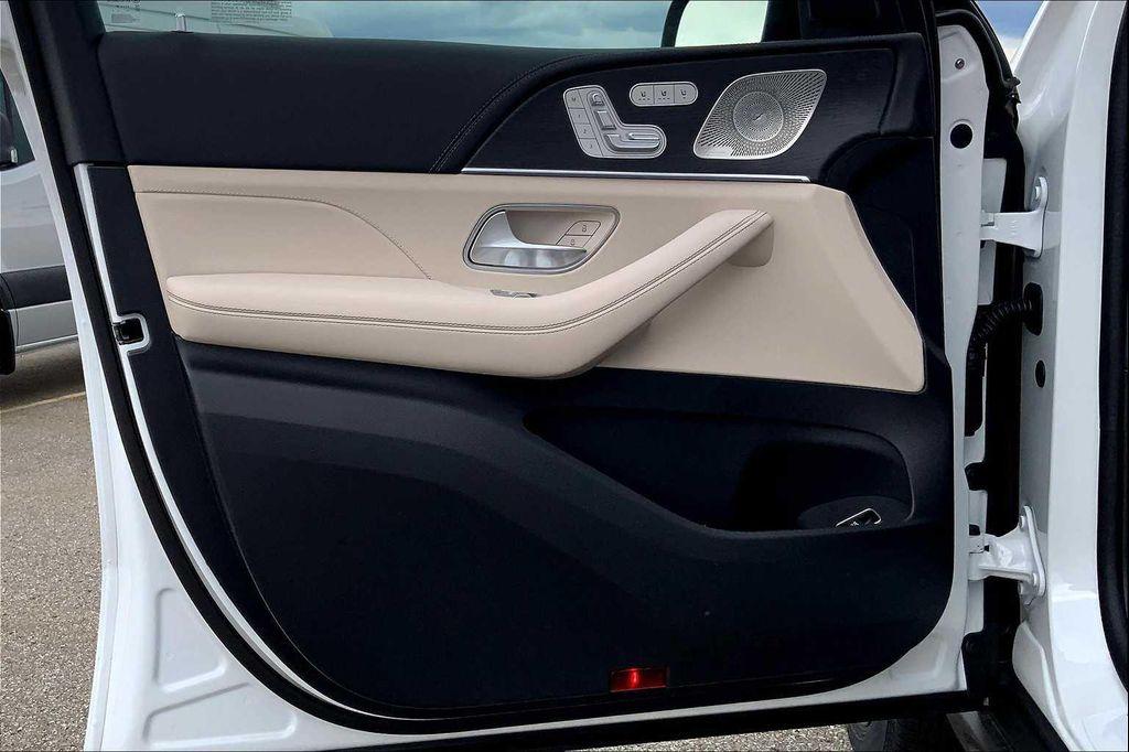 new 2025 Mercedes-Benz AMG GLE 53 car, priced at $99,225