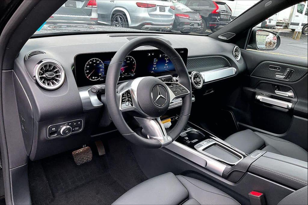 used 2025 Mercedes-Benz GLB 250 car, priced at $43,100