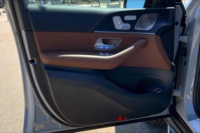 new 2025 Mercedes-Benz GLS 450 car, priced at $99,895