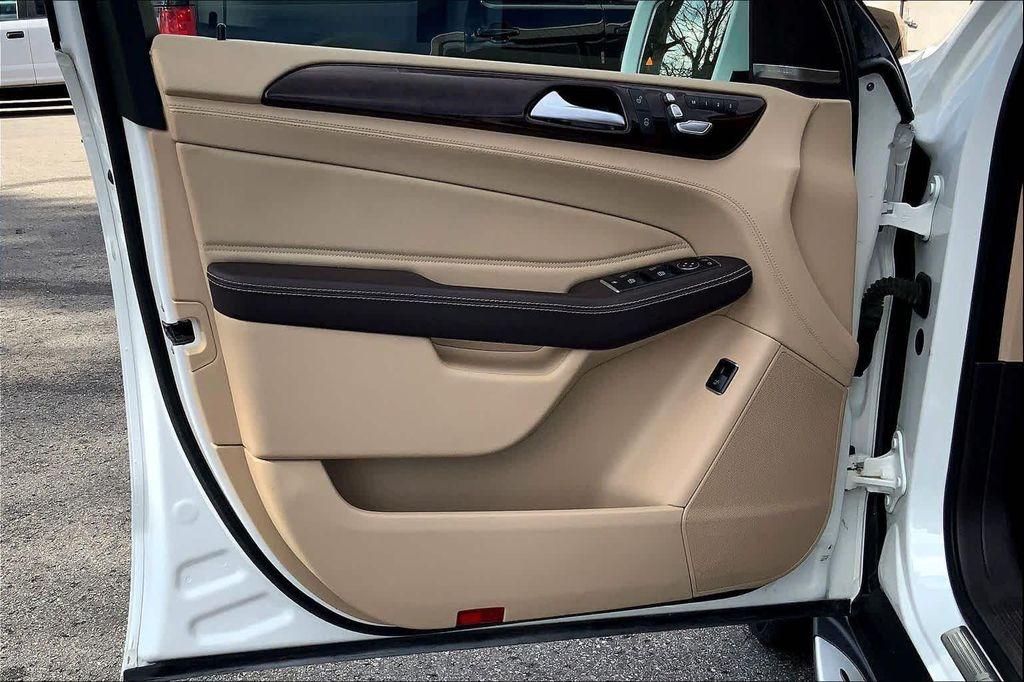 used 2017 Mercedes-Benz GLE 400 car, priced at $20,347