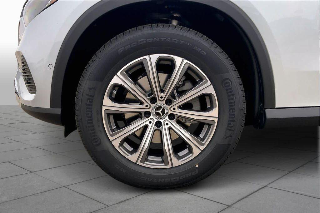 new 2026 Mercedes-Benz GLC 300 car, priced at $58,370