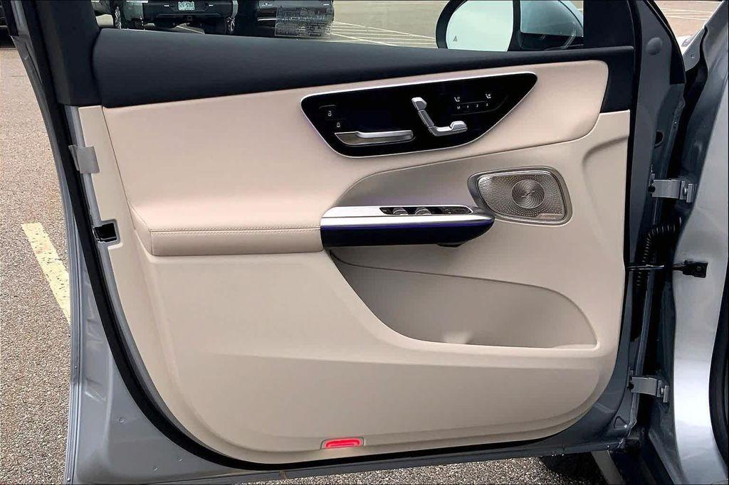 new 2026 Mercedes-Benz GLC 300 car, priced at $58,370