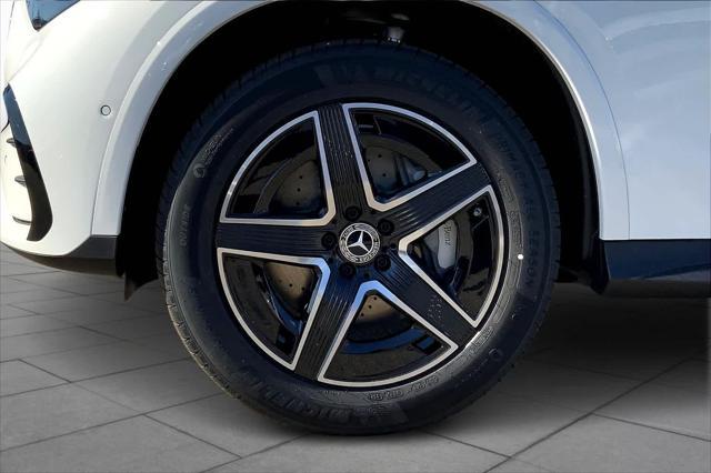 new 2025 Mercedes-Benz GLC 300 car, priced at $64,435
