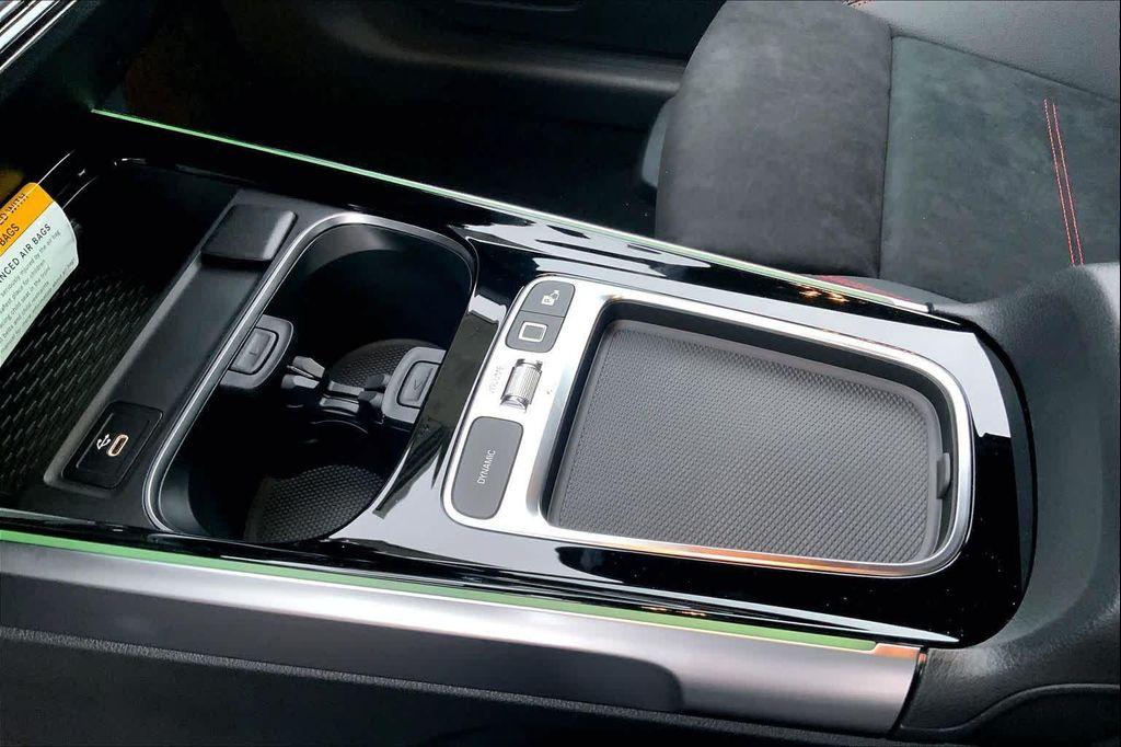 new 2026 Mercedes-Benz GLB 250 car, priced at $56,265