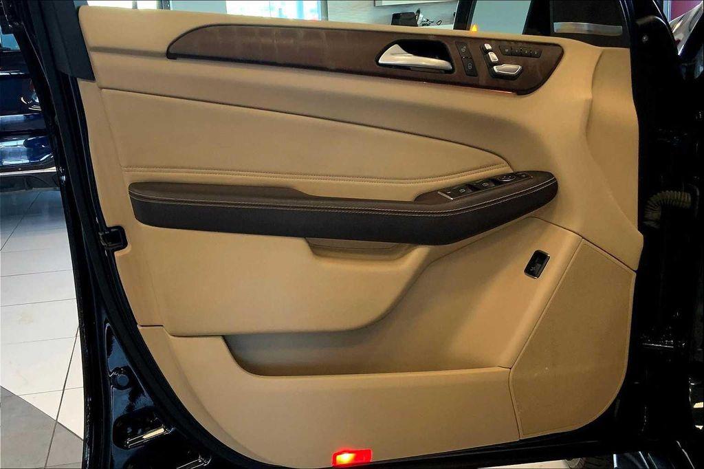 used 2019 Mercedes-Benz GLE 400 car, priced at $18,887