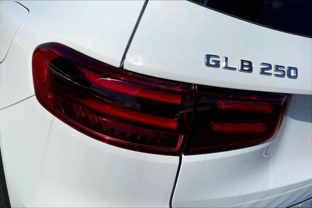 new 2025 Mercedes-Benz GLB 250 car, priced at $54,025