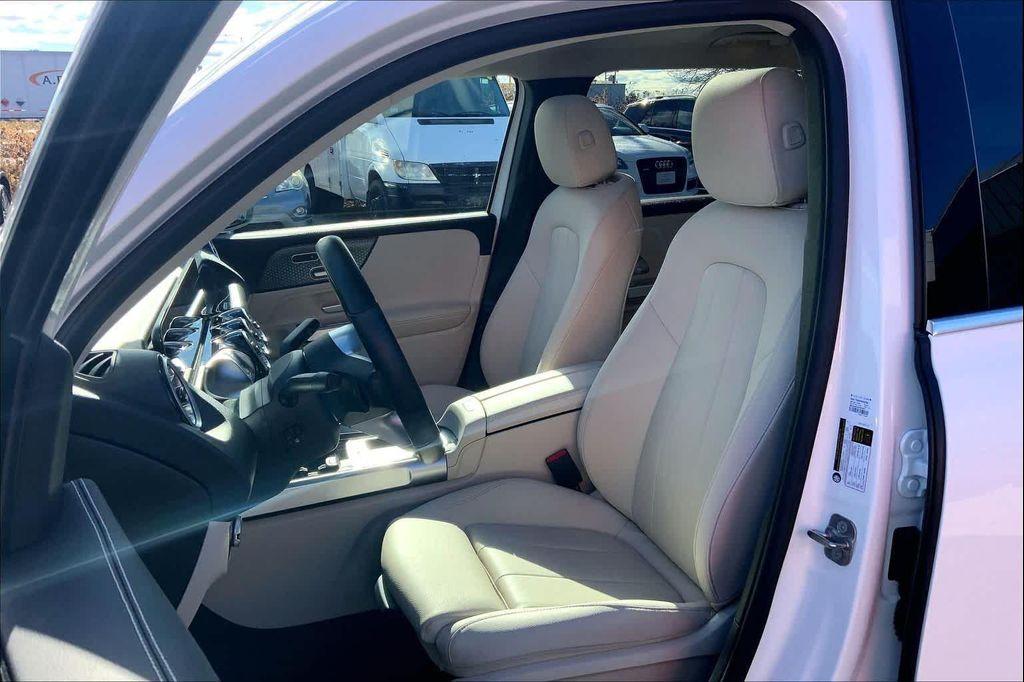 used 2025 Mercedes-Benz GLB 250 car, priced at $43,806