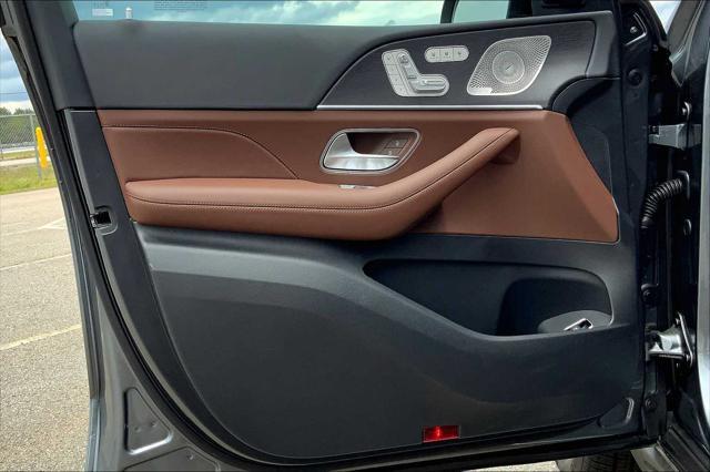 new 2025 Mercedes-Benz GLS 450 car, priced at $95,865