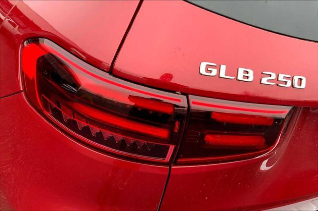 new 2025 Mercedes-Benz GLB 250 car, priced at $53,340