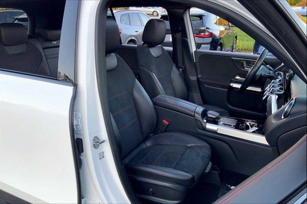 used 2021 Mercedes-Benz GLB 250 car, priced at $28,989