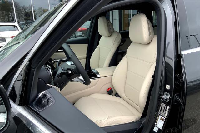 new 2025 Mercedes-Benz GLC 300 car, priced at $57,735