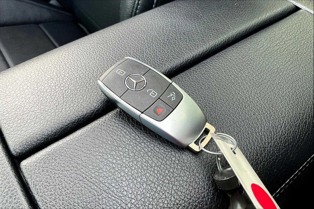 used 2022 Mercedes-Benz GLE 450 car, priced at $51,989