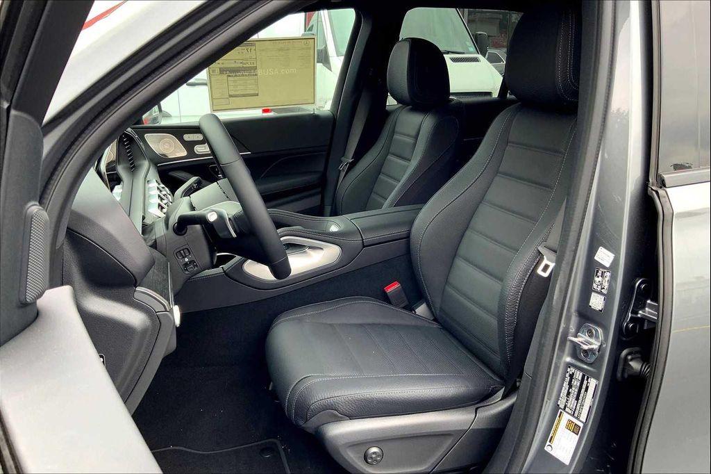 new 2025 Mercedes-Benz GLE 580 car, priced at $96,045