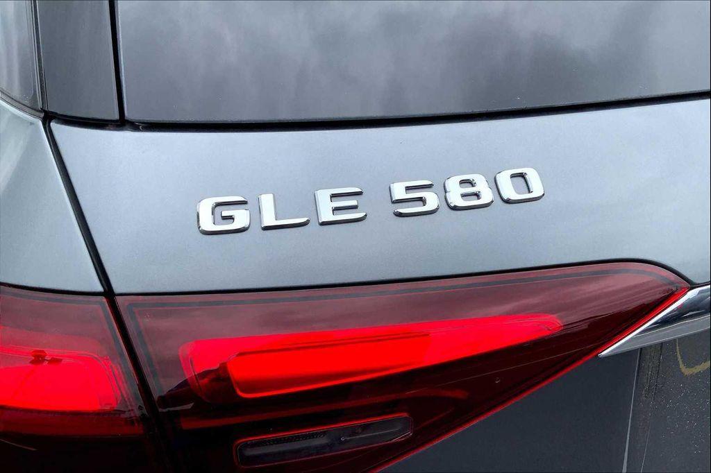 new 2025 Mercedes-Benz GLE 580 car, priced at $96,045