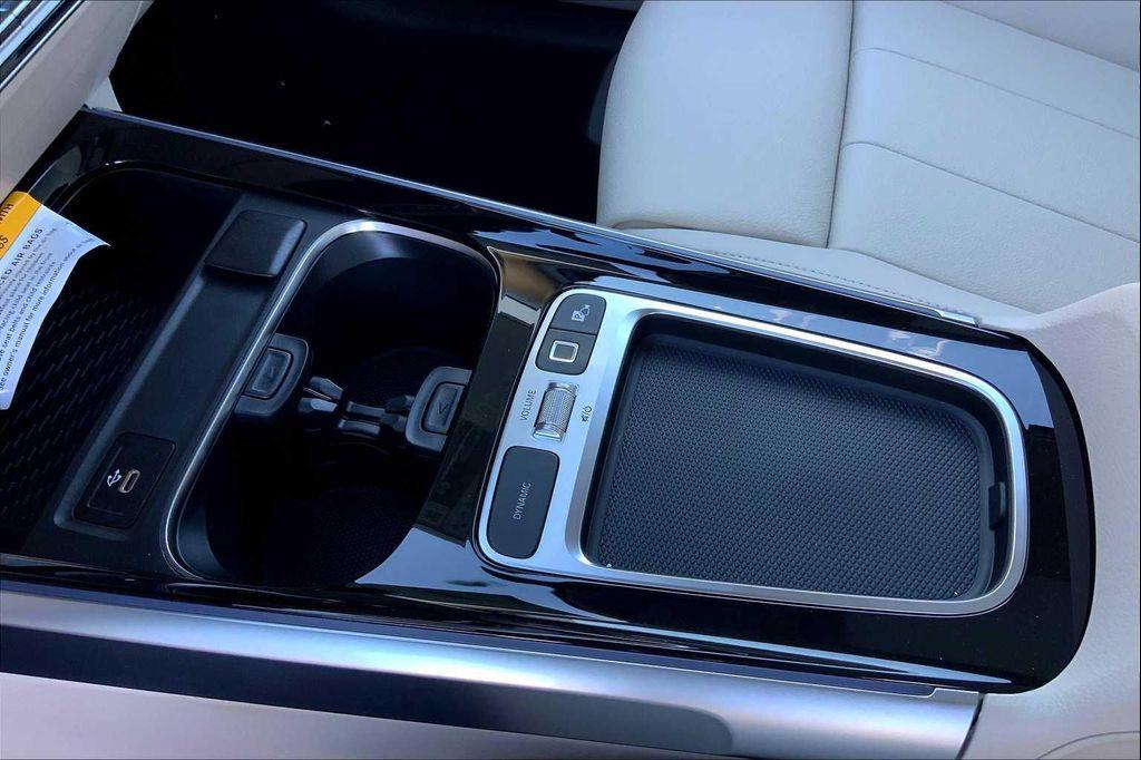 new 2026 Mercedes-Benz GLB 250 car, priced at $52,965