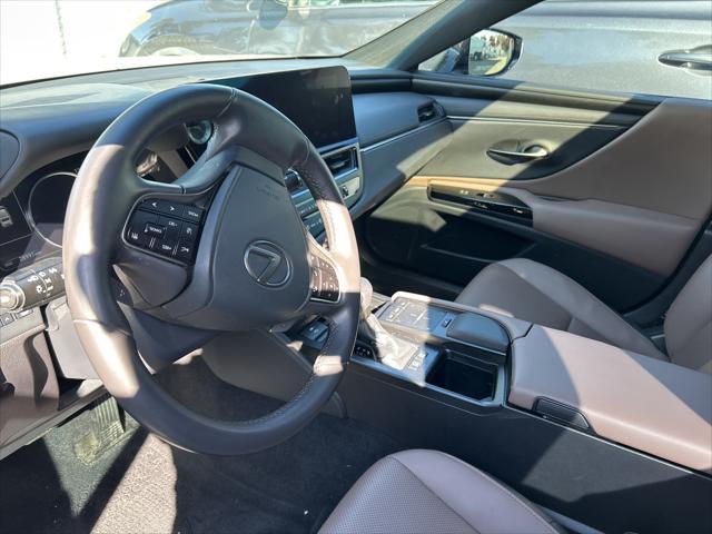 used 2022 Lexus ES 300h car, priced at $38,998