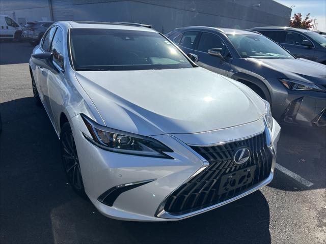 used 2022 Lexus ES 300h car, priced at $38,998