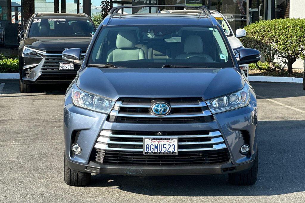 used 2019 Toyota Highlander Hybrid car, priced at $23,998